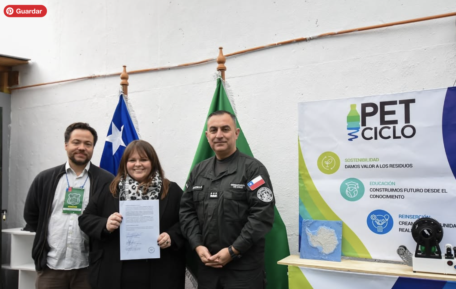 Equipo PETCiclo junto a representantes de Gendarmería